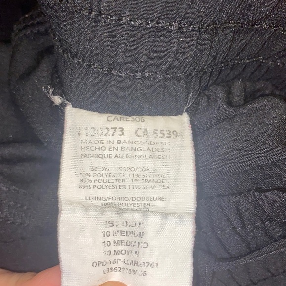 Lee Active Performance Black Women's Skirt with built in shorts - Picture 5 of 5